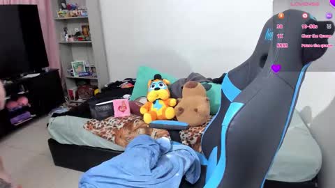 Geek Nicole    im Neeko UwU online show from October 11, 8:00 pm