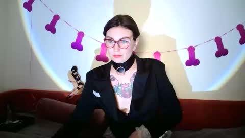 nefertiti_queen online show from February 26, 11:15 pm