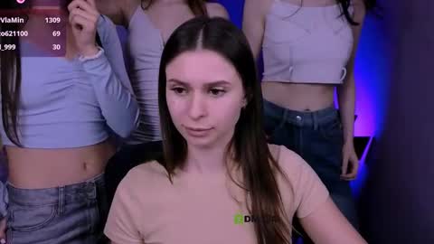 Snapshot of nekky_mouse chatting on October 13, 2:31 pm Meow online show from October 13, 2:31 pm