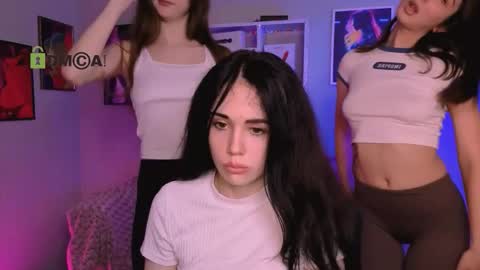 Snapshot of nekky_mouse chatting on October 12, 9:55 am Meow online show from October 12, 9:55 am