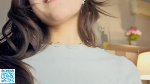 Vicky and Beatrice online show from April 16, 9:39 pm