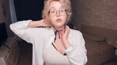 nelly_gloss online show from June 11, 7:38 am
