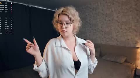 nelly_gloss online show from June 13, 7:50 am