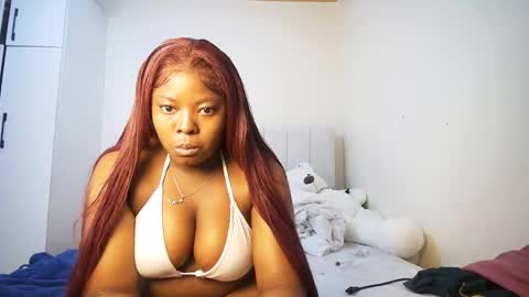 nellyeluxe online show from May 7, 12:04 am