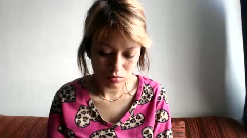 Snapshot of nena_lov chatting on February 20, 10:04 pm Star online show from February 20, 10:04 pm