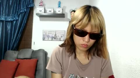 Snapshot of nena_lov chatting on February 2, 12:09 am Star online show from February 2, 12:09 am