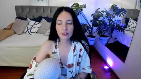 Sarah  online show from November 10, 6:41 am