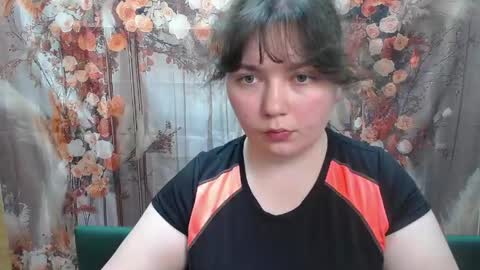 NeonilaLisova online show from May 12, 11:06 am