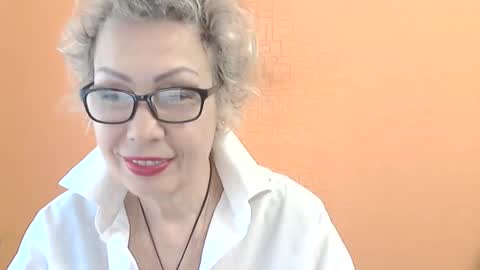 NessyJenixs online show from March 25, 9:12 am