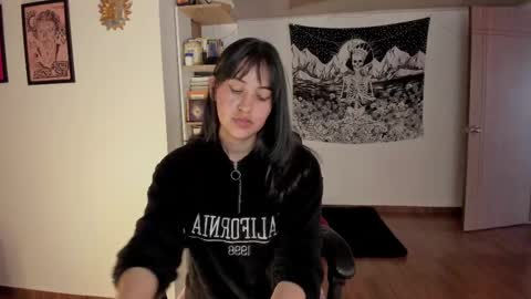 Nia online show from February 27, 9:14 pm