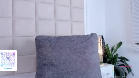 Snapshot of nia_bunny chatting on September 11, 3:34 pm Nia online show from September 11, 3:34 pm