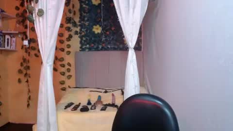 niamh_lifah online show from July 28, 12:48 pm