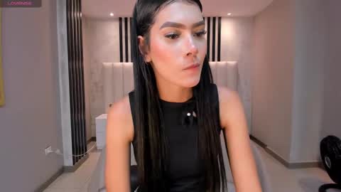 Call me Nia  online show from February 28, 7:56 pm