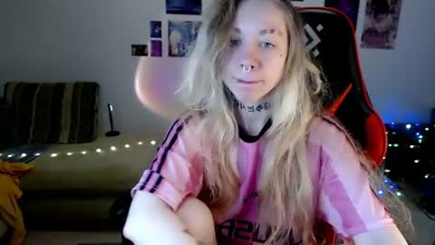 nica_kawaii online show from June 19, 1:47 pm