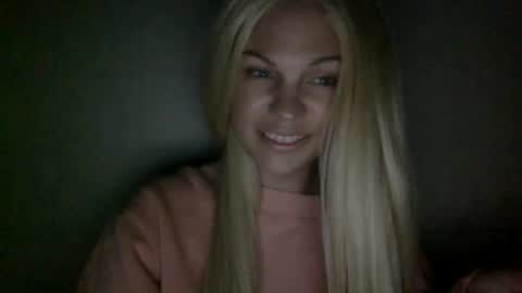Snapshot of nicecolddrink2 chatting on September 28, 2:51 am Amber online show from September 28, 2:51 am