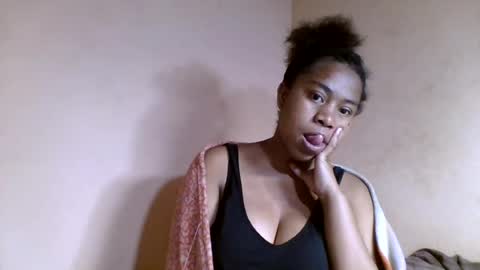 nicelly01 online show from July 28, 11:48 pm