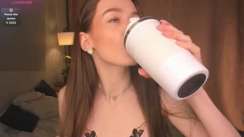 Nicole online show from March 21, 7:30 pm