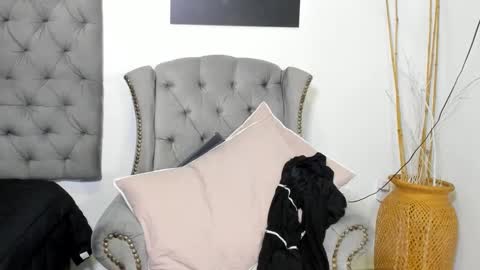 Nicky Brown online show from February 5, 7:31 pm