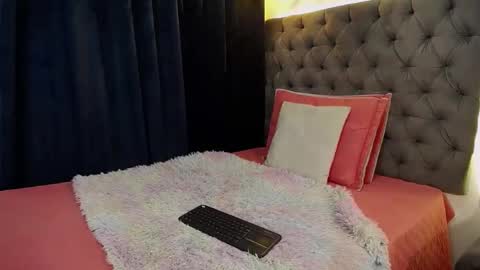 Nicky Brown online show from September 9, 6:41 pm