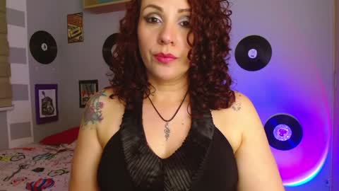 Snapshot of nicky_lucy_m chatting on December 27, 2:04 am lucy online show from December 27, 2:04 am