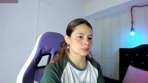 Snapshot of nicky_pop chatting on September 22, 6:39 pm nicky_pop online show from September 22, 6:39 pm