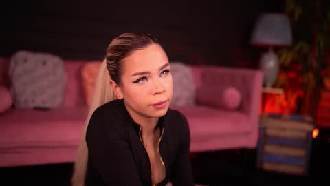 Nicky online show from January 12, 8:25 pm