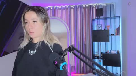 Nicky online show from May 29, 8:29 pm