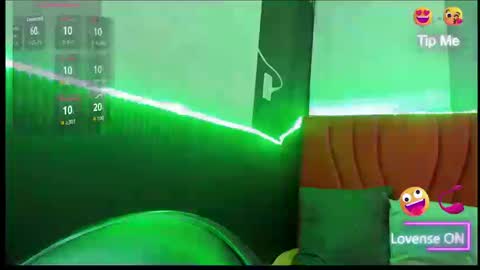 nicol_ladys online show from March 25, 2:09 pm