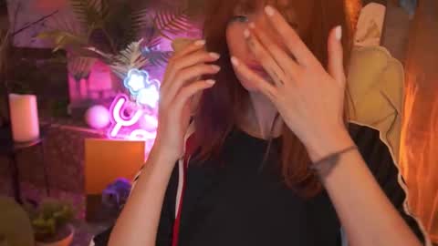 Nicol Moonn online show from February 3, 6:51 am