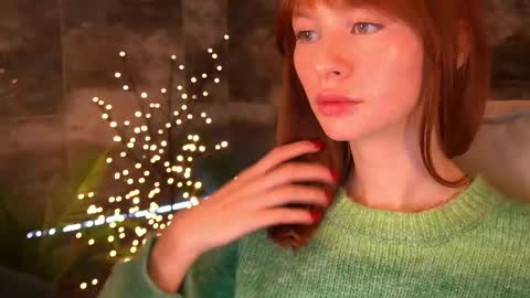 Nicol Moonn online show from December 15, 6:51 am