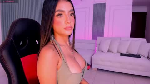 Nicole online show from October 9, 8:35 pm
