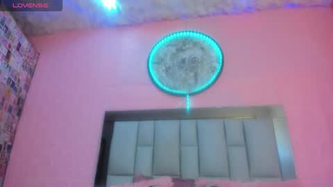 nicole_rosales online show from March 6, 7:20 pm