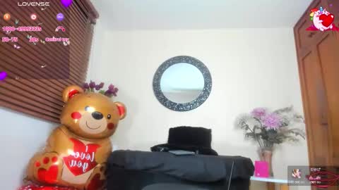 Nicole Santana online show from March 18, 11:53 pm