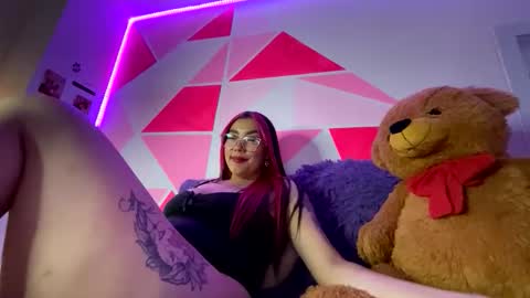 Nicole online show from April 5, 6:34 am