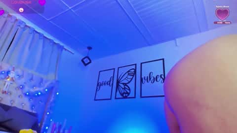 nicolee millerr online show from December 19, 1:03 pm