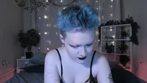 Snapshot of nicolefloret chatting on December 27, 8:28 pm Nicole online show from December 27, 8:28 pm