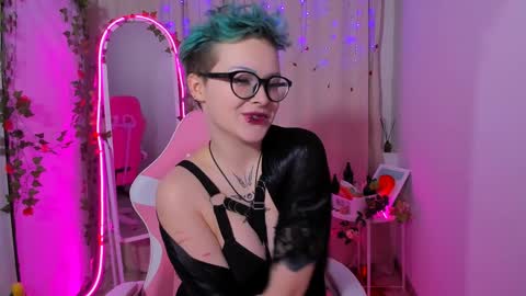 Snapshot of nicolefloret chatting on January 31, 9:16 pm Nicole online show from January 31, 9:16 pm