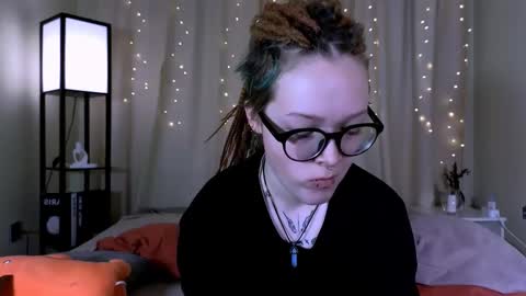 Snapshot of nicolefloret chatting on February 28, 5:37 am Nicole online show from February 28, 5:37 am