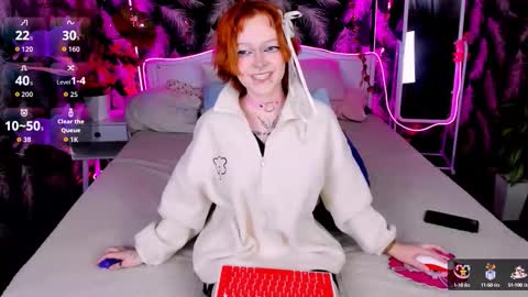Snapshot of nicolefloret chatting on September 25, 8:28 pm Nicole online show from September 25, 8:28 pm