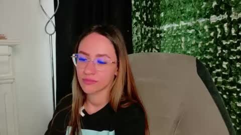 nicoleirisxxx online show from July 7, 6:47 am