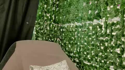 nicoleirisxxx online show from June 16, 5:41 am