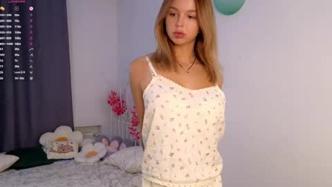 Nicole online show from June 6, 7:31 pm