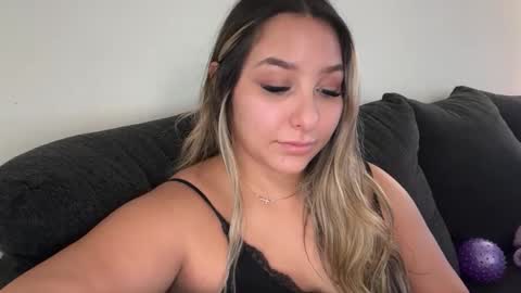 Snapshot of nicolelovesyou444 chatting on October 21, 4:00 pm nicolelovesyou444 online show from October 21, 4:00 pm