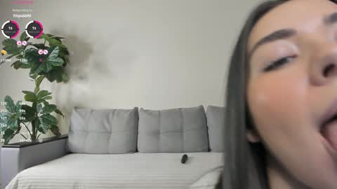 Snapshot of nicoleluuv chatting on January 29, 1:07 pm Dua Lipa online show from January 29, 1:07 pm