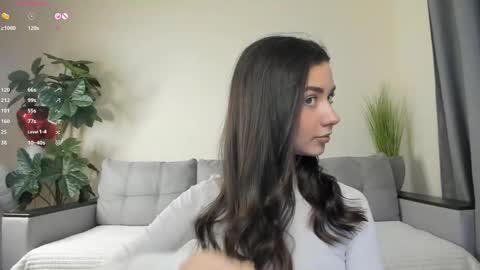 Snapshot of nicoleluuv chatting on February 24, 1:08 pm Dua Lipa online show from February 24, 1:08 pm