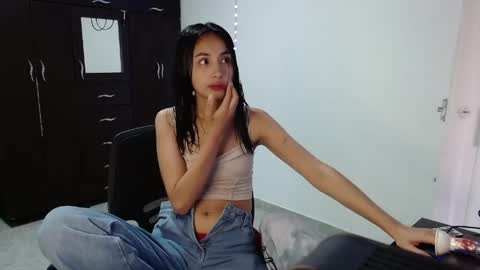 Nicole online show from April 14, 10:32 pm