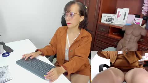 Nicolett Ryan  online show from October 9, 1:59 pm