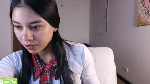 Nicoll  Independent model online show from January 19, 5:36 am