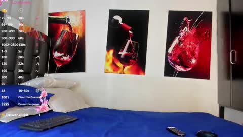 nicolle_hanks1 online show from November 13, 2:32 am