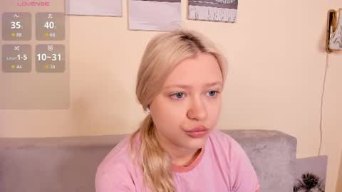 Hannah help me get 50 thumbs up online show from July 24, 5:16 am